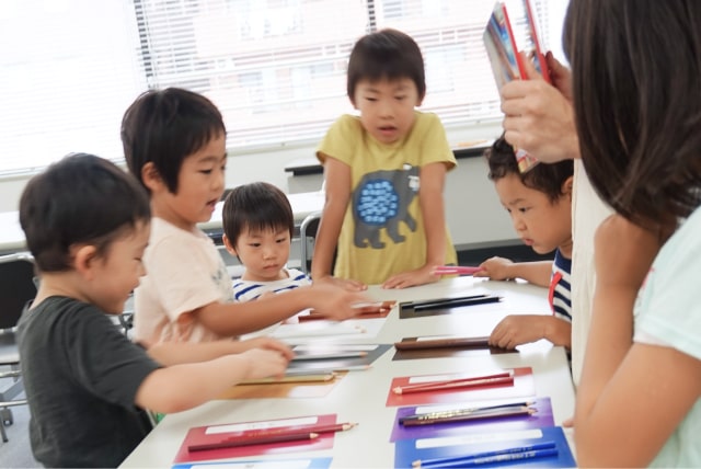 子ども達が話し合う様子